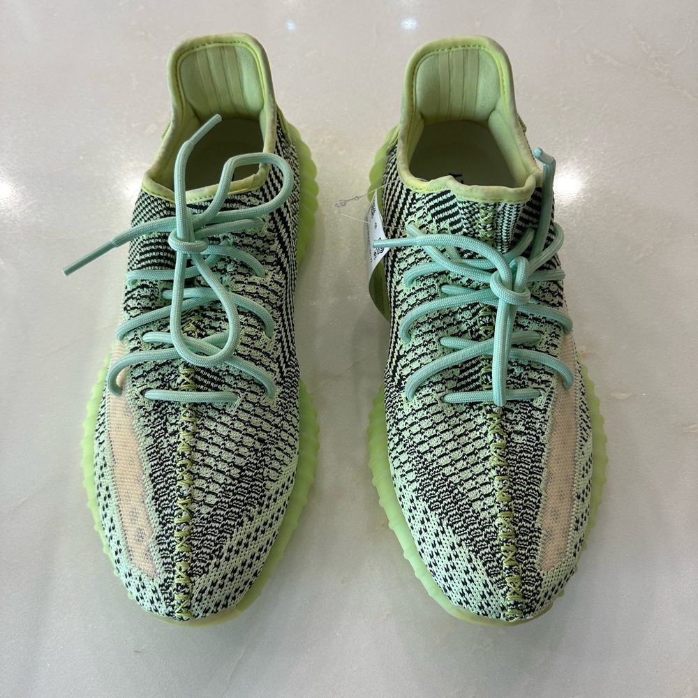 NWT Men’s Yeezy Boost 350 V2
